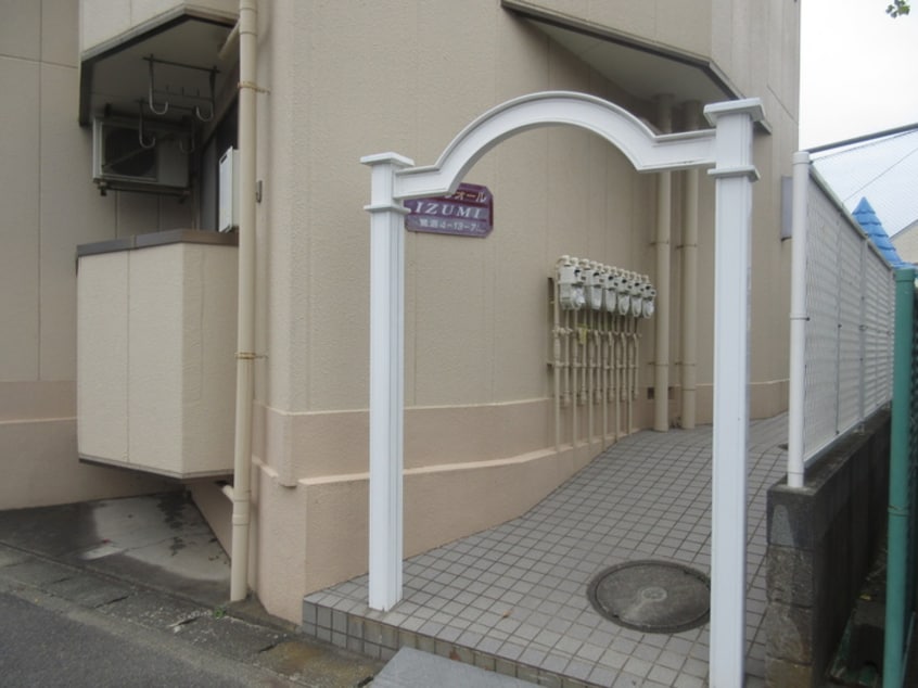 エントランス部分 シャンヴォ―ルＩＺＵＭＩ