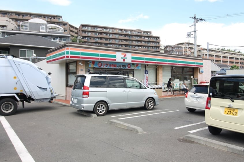 セブンイレブン 川崎犬蔵2丁目店(コンビニ)まで370m シャンヴォ―ルＩＺＵＭＩ
