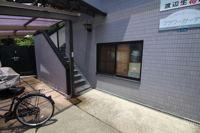 エントランス部分 フラワ－ガーデン