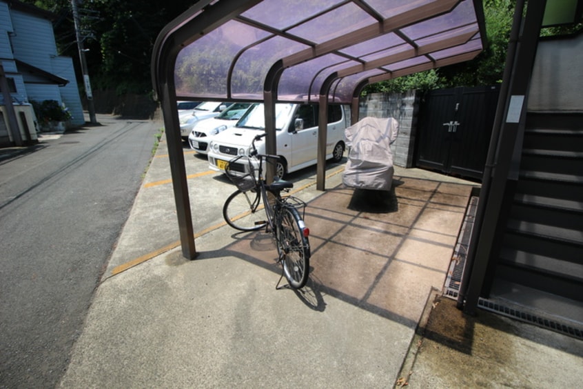 駐輪場 フラワ－ガーデン