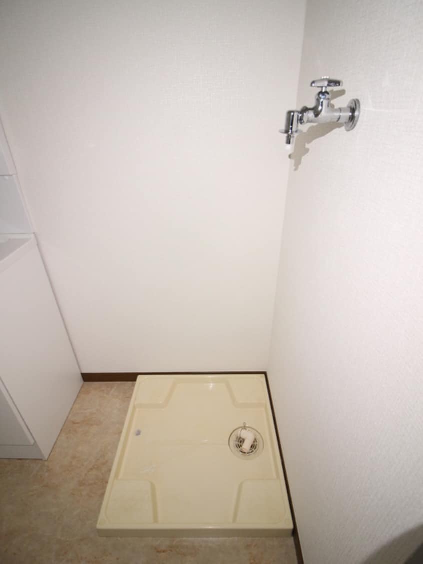 洗濯機置場 アンプル－ルブワＯｇａｗａⅠ