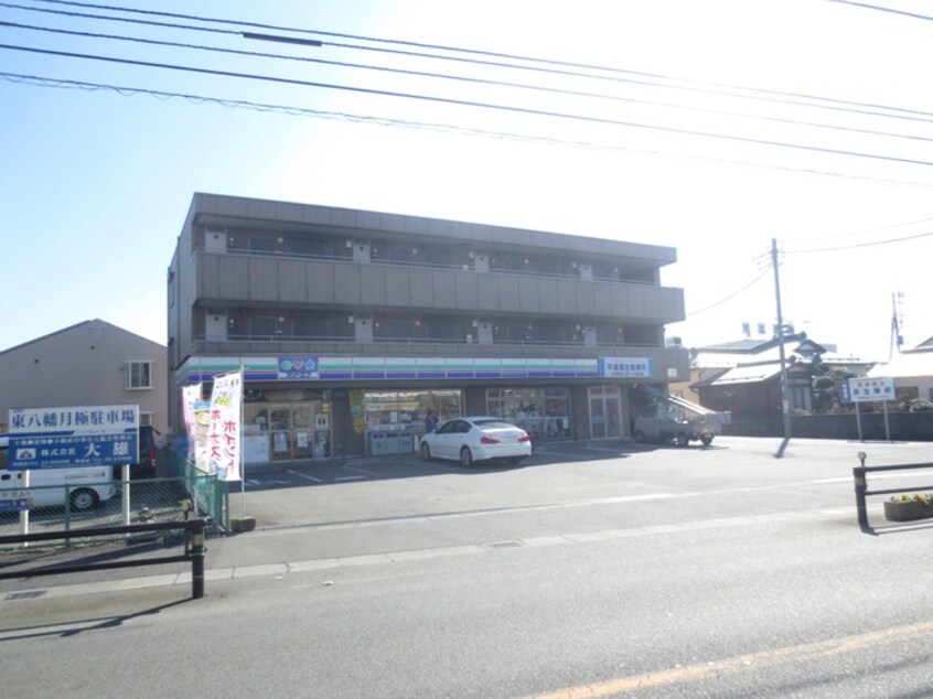 スリーエフ(コンビニ)まで367m パラシオン平塚