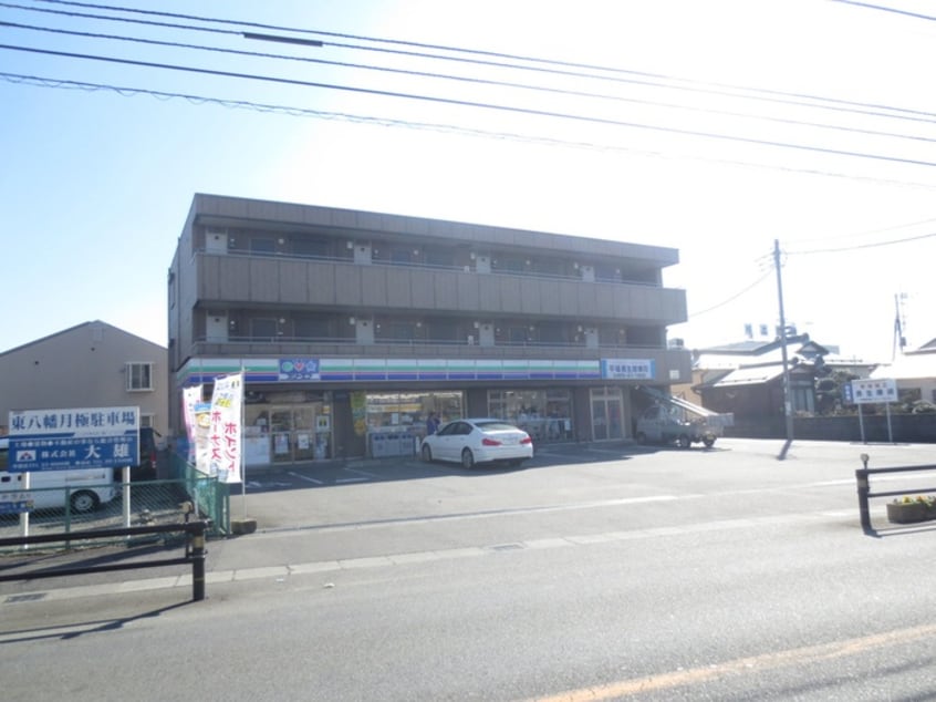 スリーエフ(コンビニ)まで367m パラシオン平塚