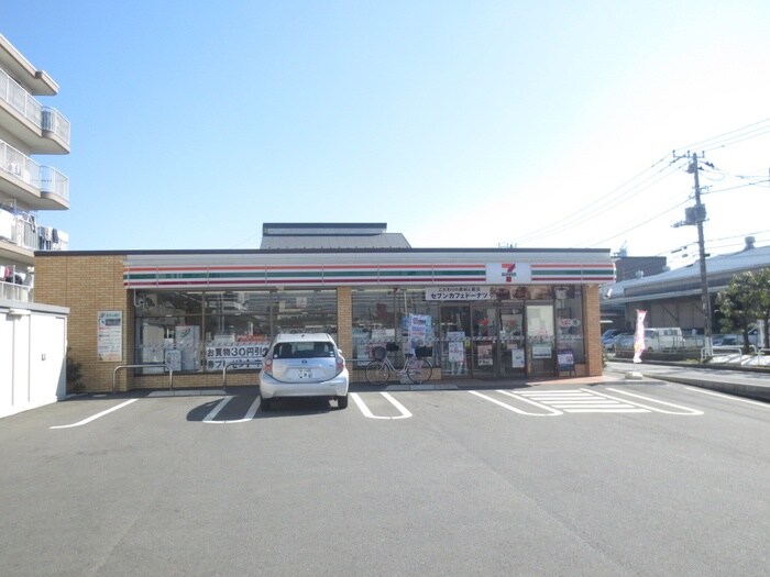 セブンイレブン(コンビニ)まで513m パラシオン平塚