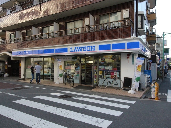 ローソン中央町2丁目店(コンビニ)まで23m エスタシオンナカノ