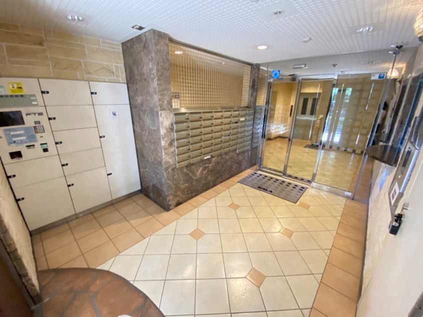 エントランス部分 グランドガーラ幡ヶ谷WEST