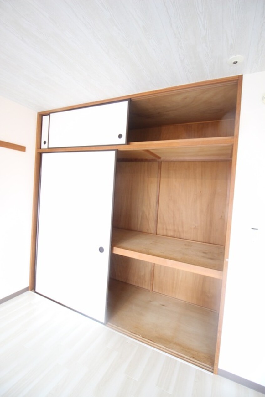 収納 コ－ト・グランシャリオ