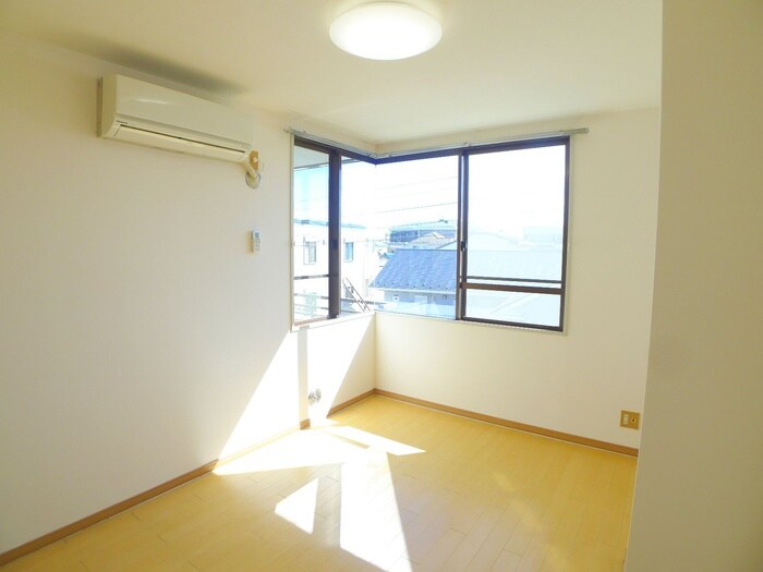 居室 フォンティ－ヌ壱番館