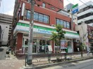 ファミリーマート 菊川駅前店(コンビニ)まで137m Ｅビル