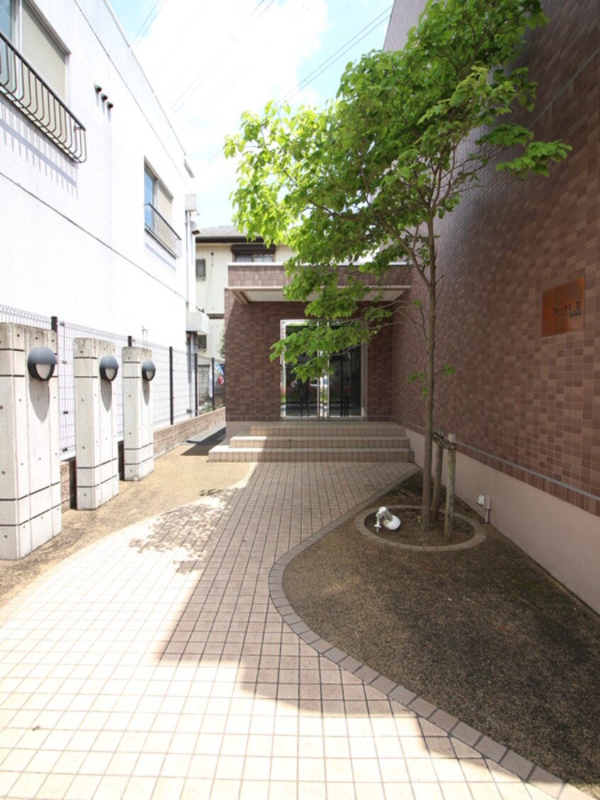 エントランス部分 アレックス昱