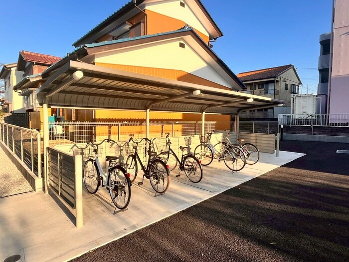 駐輪場 スプリングサニー