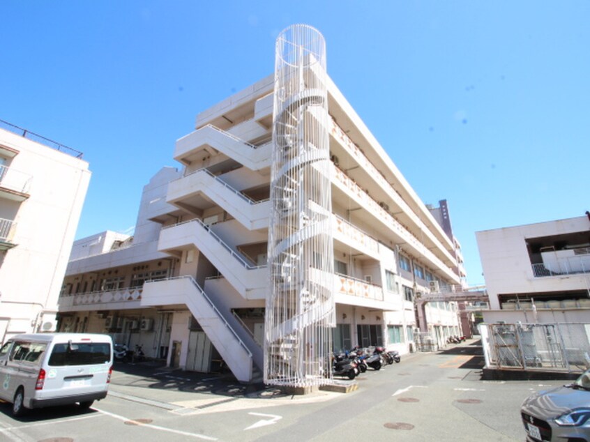 衣笠病院(病院)まで900m セザール衣笠公園(202)