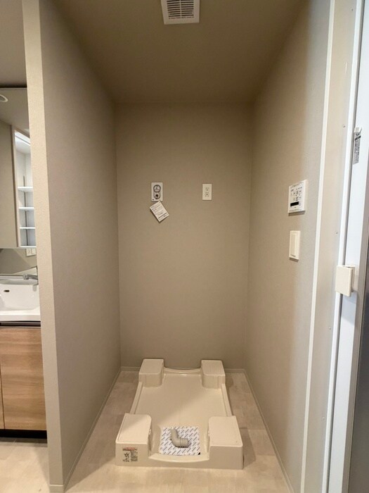 洗濯機置場 ｻﾞ･ｹﾝｼﾞﾝﾄﾝ･ﾚﾝｼﾞﾃﾞﾝｽときわ台