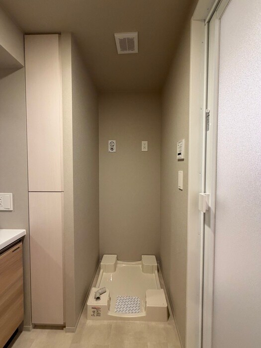 洗濯機置場 ｻﾞ･ｹﾝｼﾞﾝﾄﾝ･ﾚﾝｼﾞﾃﾞﾝｽときわ台