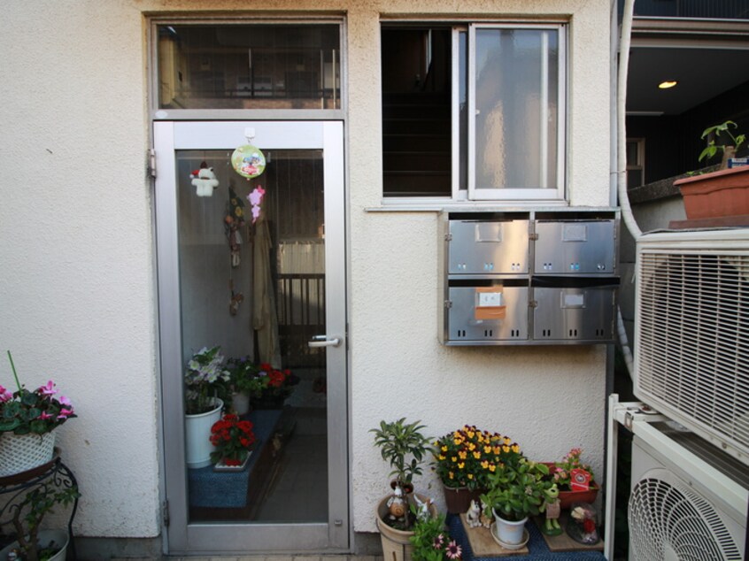 エントランス部分 ハイツ上用賀