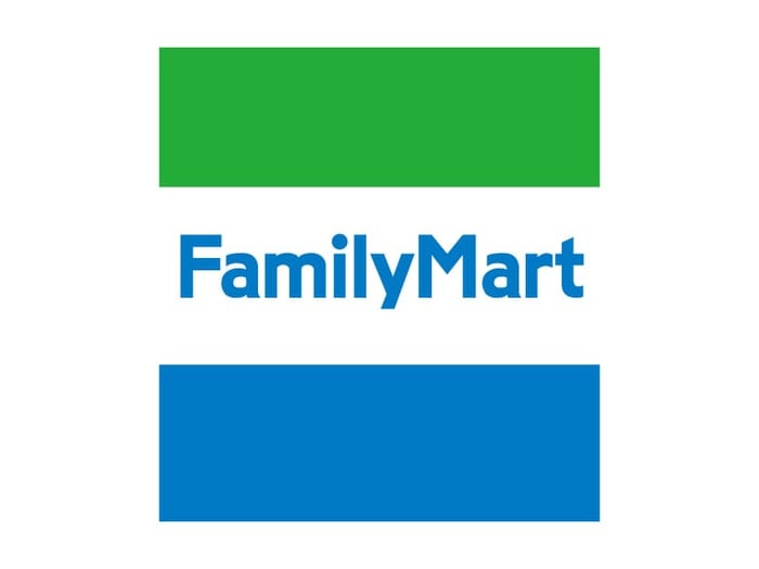 ファミリーマート(コンビニ)まで451m ハイツ上用賀