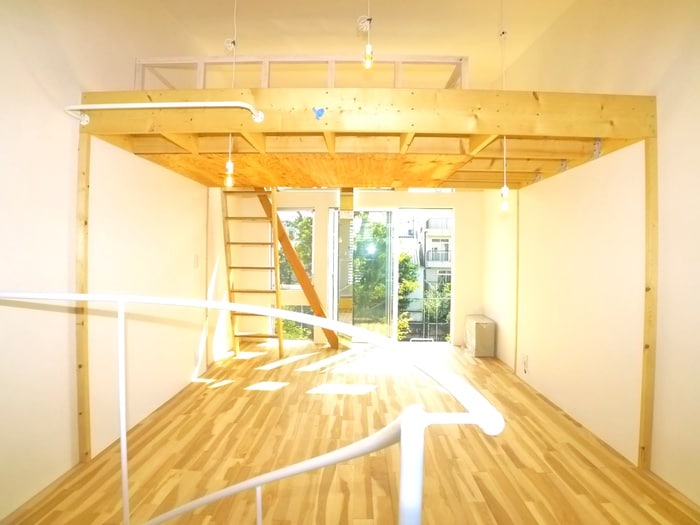 居室 ｇｌｉｔｔ