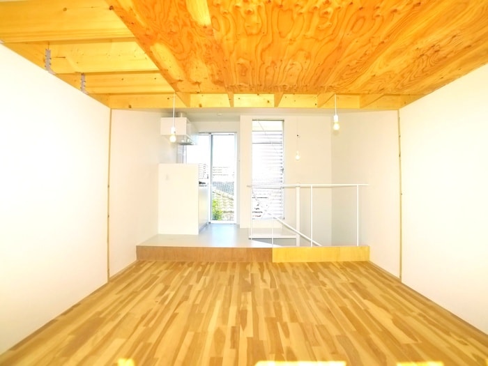 居室 ｇｌｉｔｔ