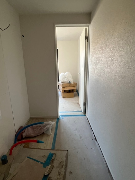 廊下 ＫＬＥＩＳ日進