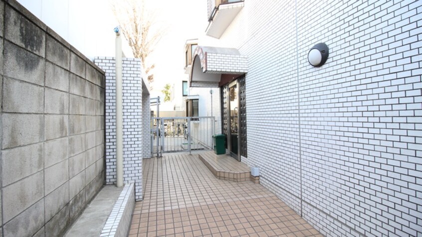 エントランス部分 モナ－クマンション代々木上原