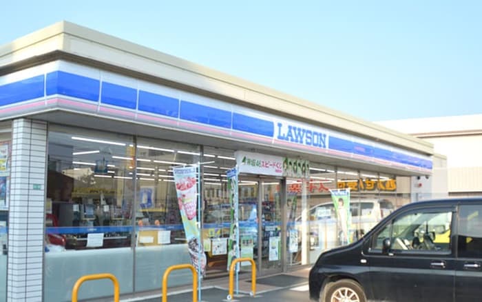 ローソン狛江和泉本町3丁目店(コンビニ)まで65m エトワ－ルイズミ