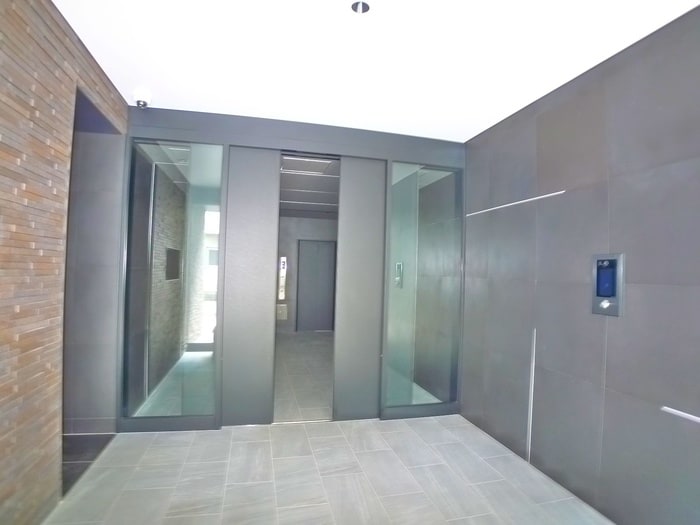 エントランス部分 ジェノヴィア金町(305)