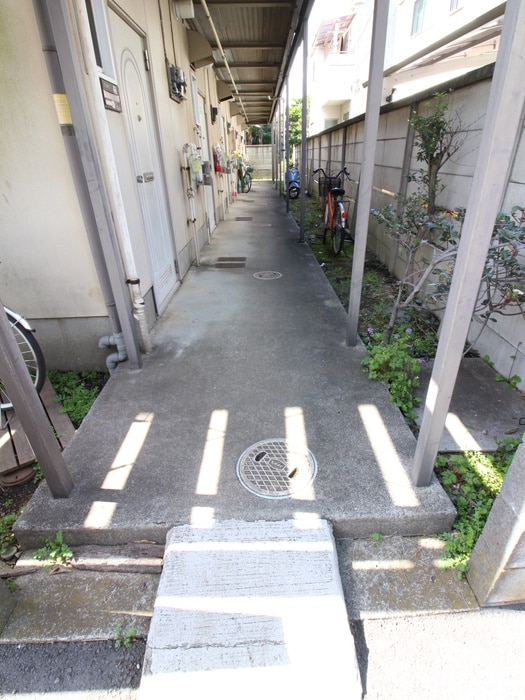 エントランス部分 メイプルハイツ