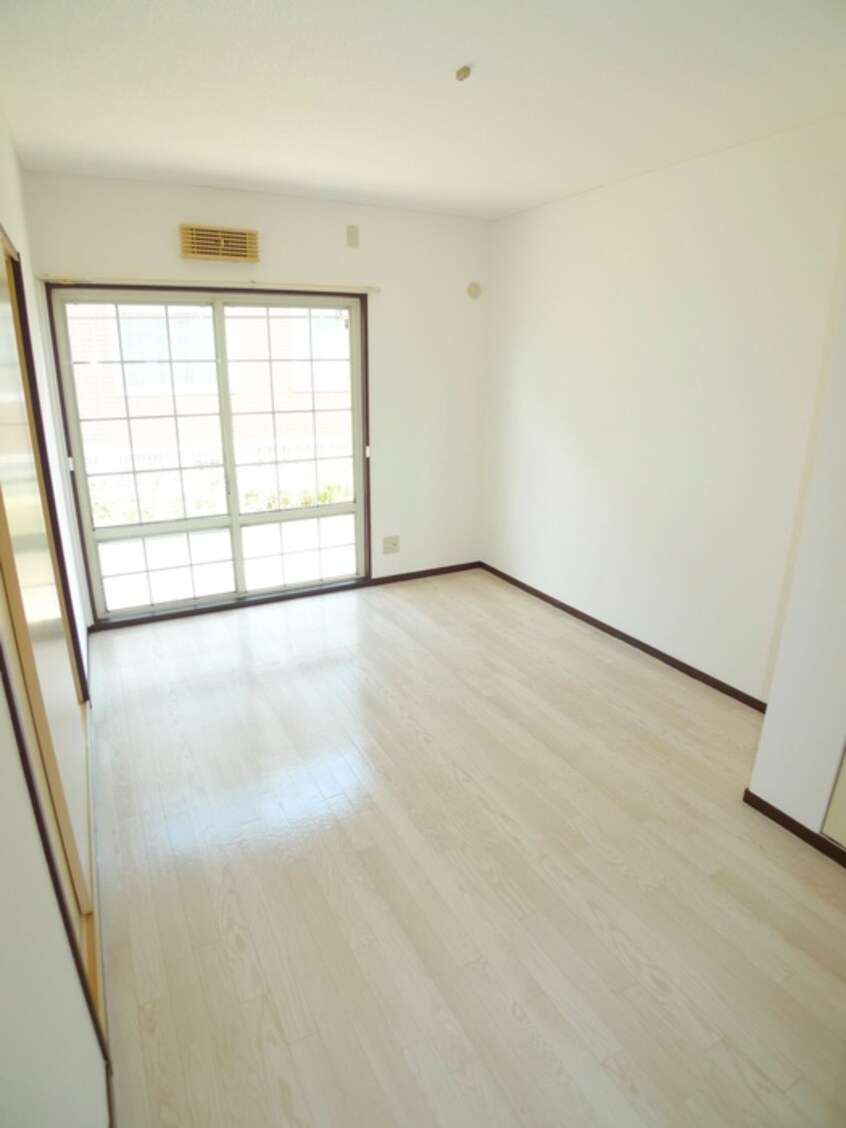 居室 ドミ－ル・エントピア