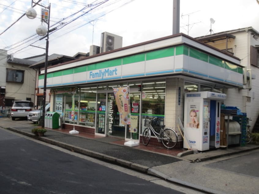 ファミリーマート(コンビニ)まで60m 朋悠館