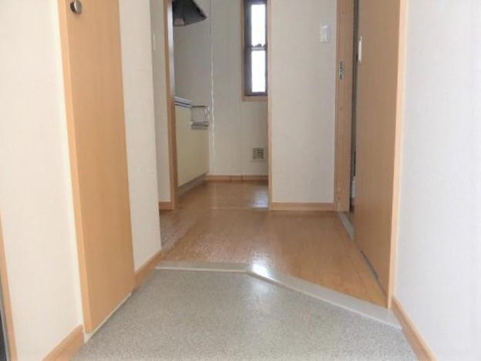 玄関 ジュネス・K