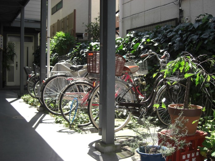 駐輪場 アイビ－白山