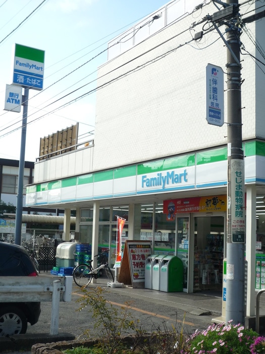 ファミリーマート(コンビニ)まで331m リブリ・ＭＡＲＳⅡ