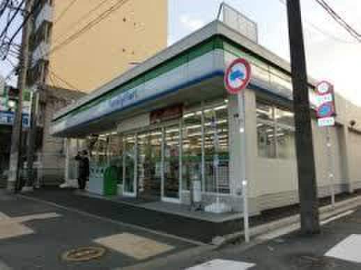 ファミリーマート 磯子中原二丁目店(コンビニ)まで24m フェリ－チェ横濱