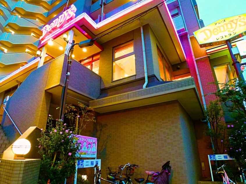 デニーズ(その他飲食（ファミレスなど）)まで156m レジディア西船橋