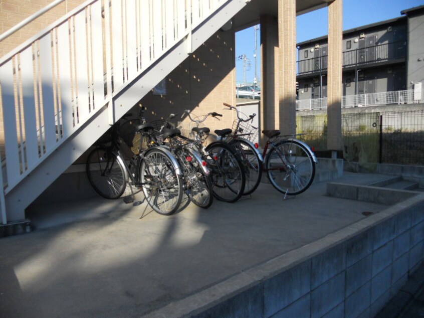駐輪場 ミストグラス