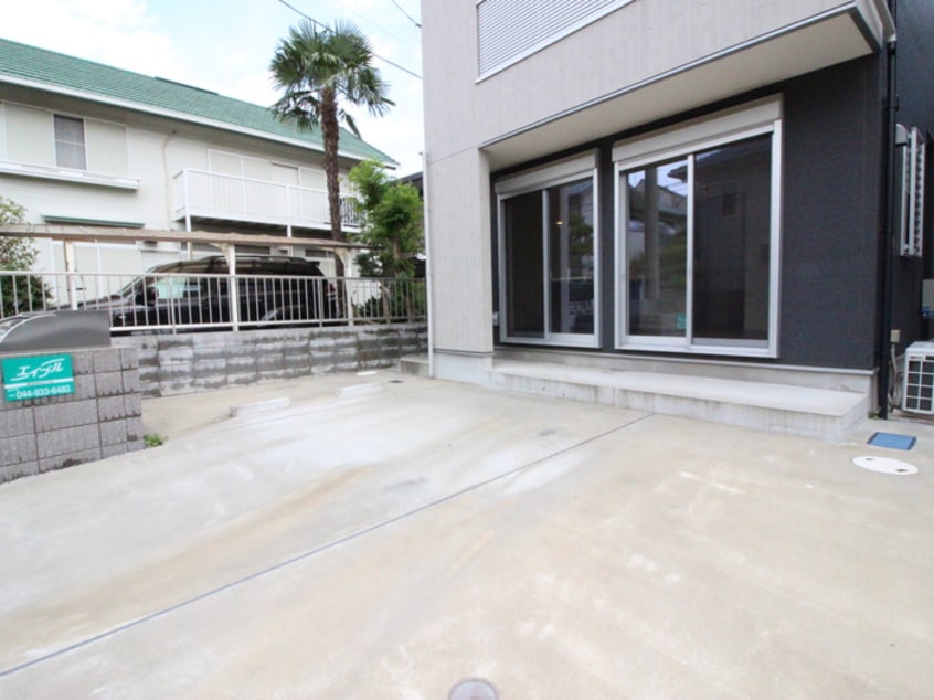 駐車場 コスモＡ棟