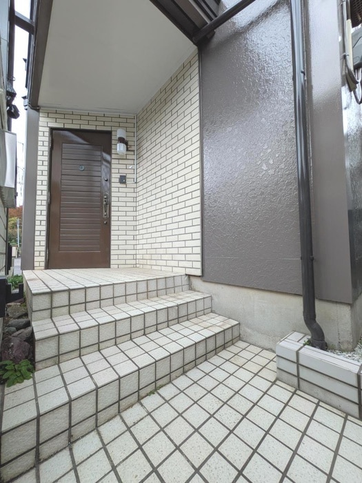 エントランス部分 青葉台戸建