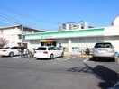 ファミリーマート 関町北二丁目店(コンビニ)まで110m ロイヤルプラザ