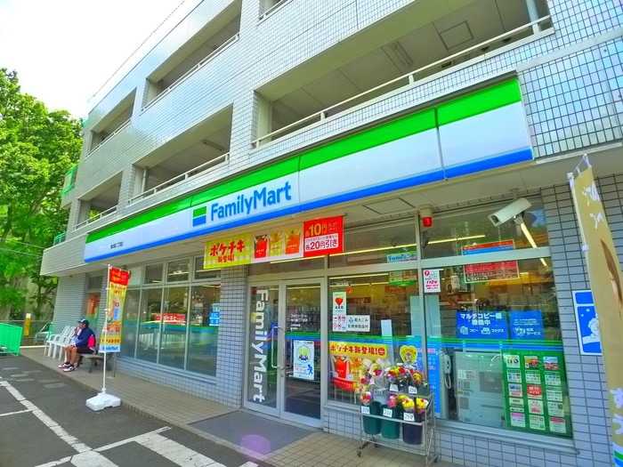 ファミリーマート(コンビニ)まで490m グリ－ンWillow