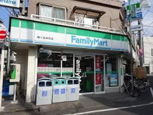 ファミリーマート幡ヶ谷本町店(コンビニ)まで121m エクセル渋谷本町