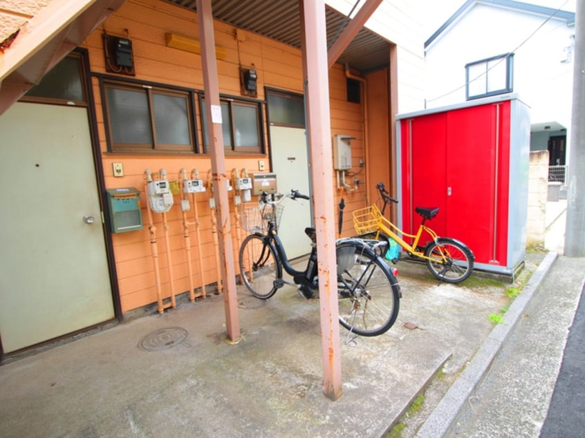 駐輪場 ワイズフラット