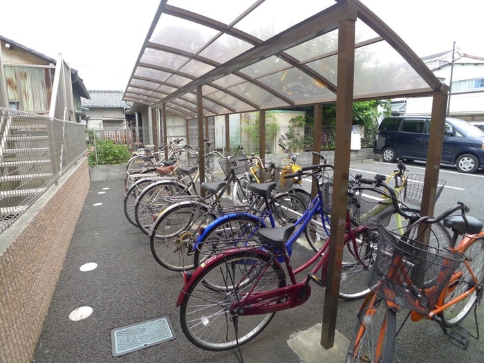 駐輪場 La maison ABACA A