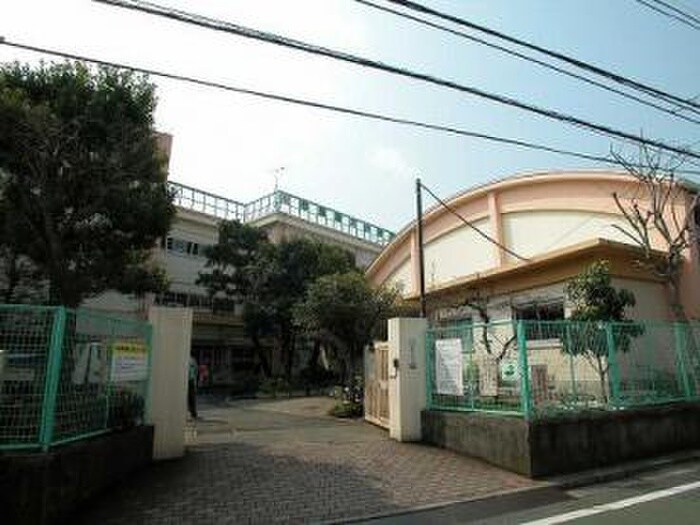 杉並区立杉並第六小学校(小学校)まで297m ハイツ・パインヒル