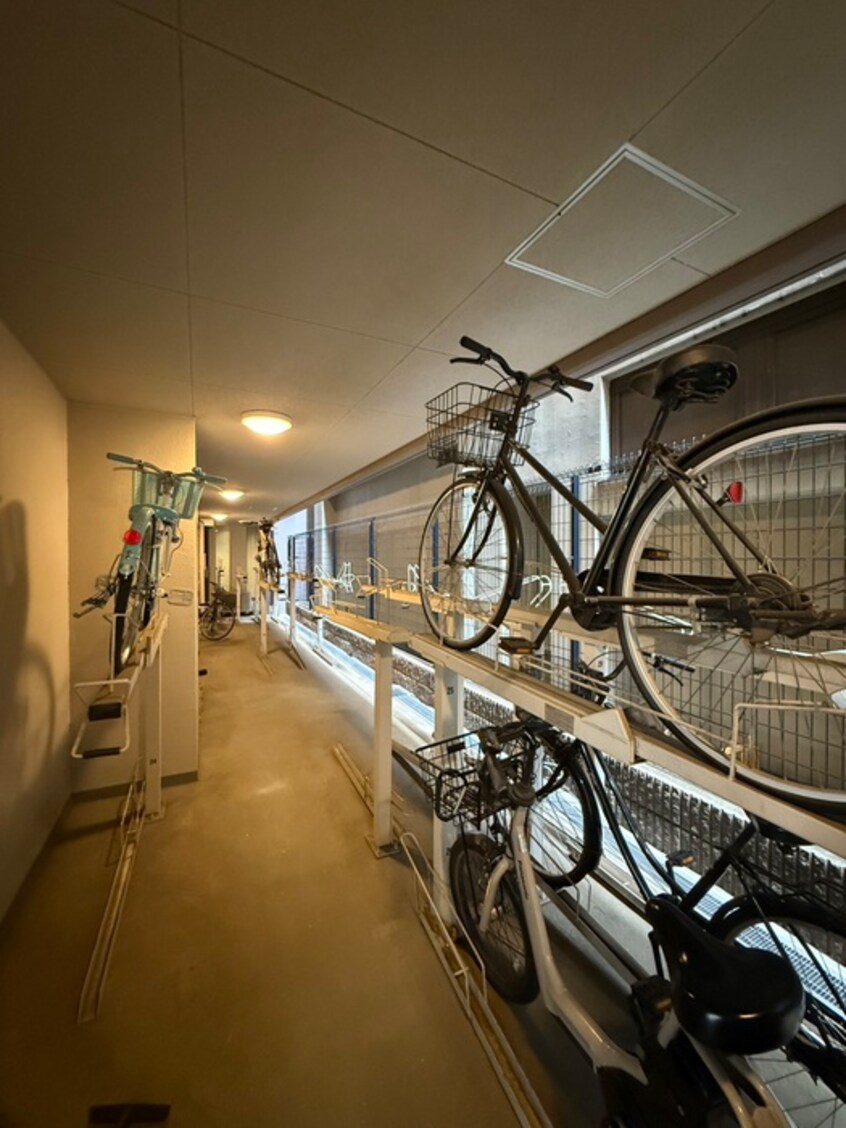 駐輪場 レジディア九段下