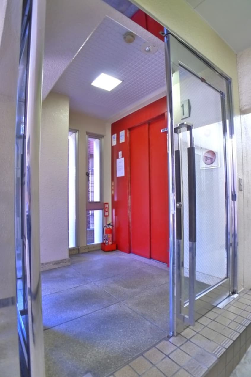 エントランス部分 メゾンマルシン