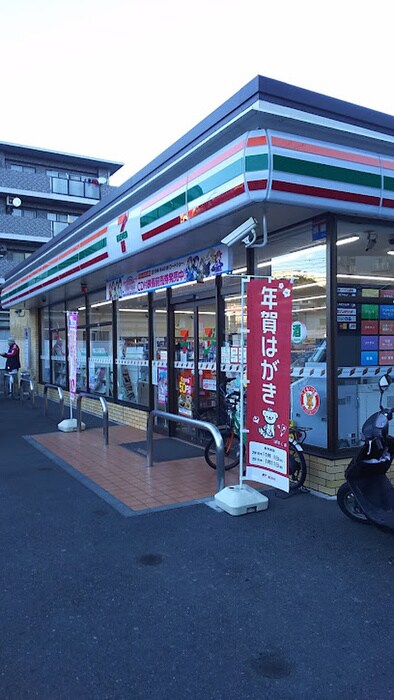 セブン-イレブン 多摩鶴牧１丁目店(コンビニ)まで474m タカムラビル