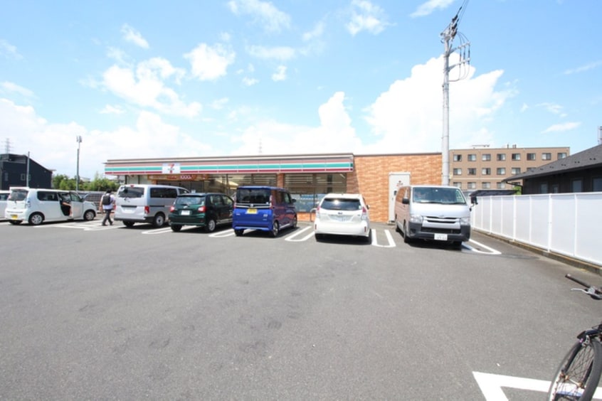 セブンイレブン小田原上新田(コンビニ)まで350m クロスロード