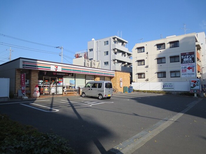 セブン-イレブン 練馬関町北３丁目店(コンビニ)まで200m シルクハイツ