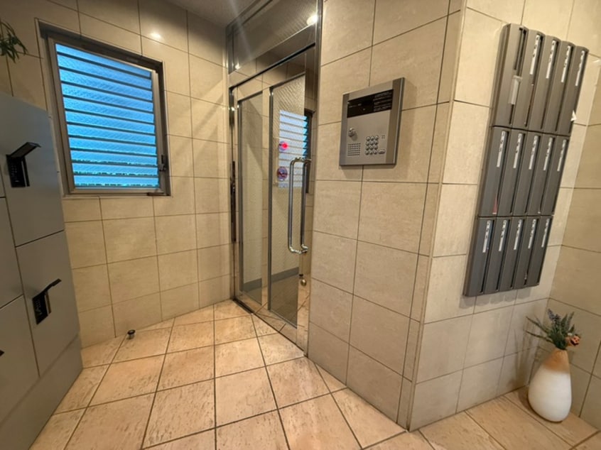 エントランス部分 ヴィラフローレンス