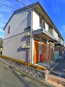 プラスワンの外観